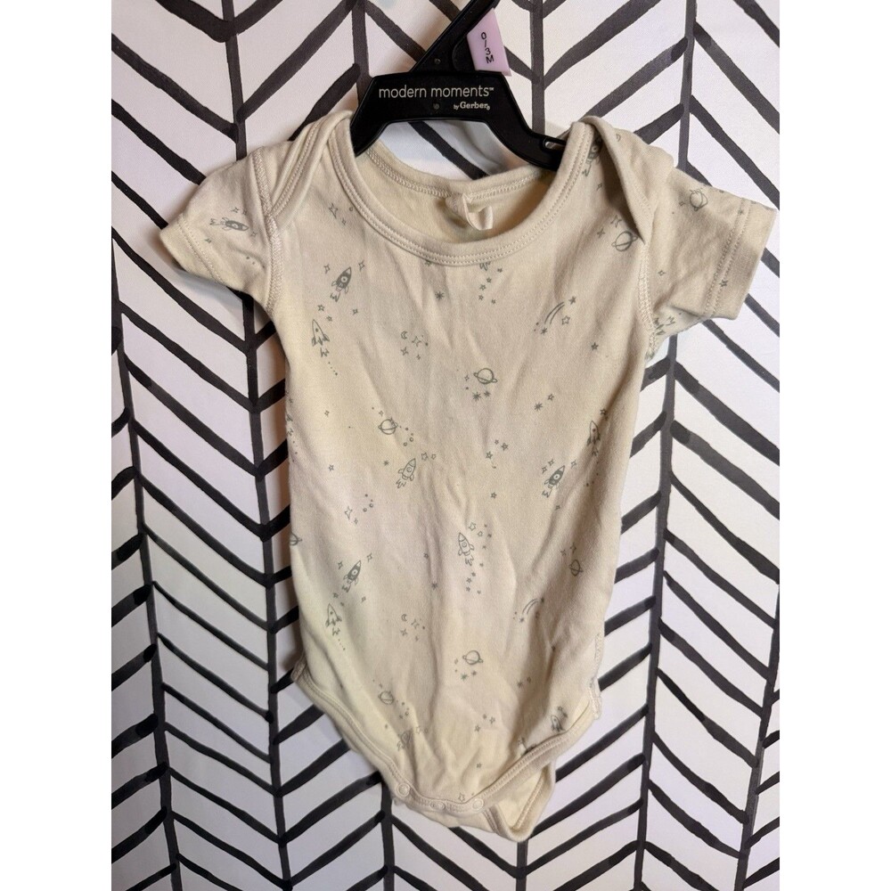 Quincy Mae Cream Spaceship Pattern Bodysuit Organic Cotton Baby Boys 6-12M 5014